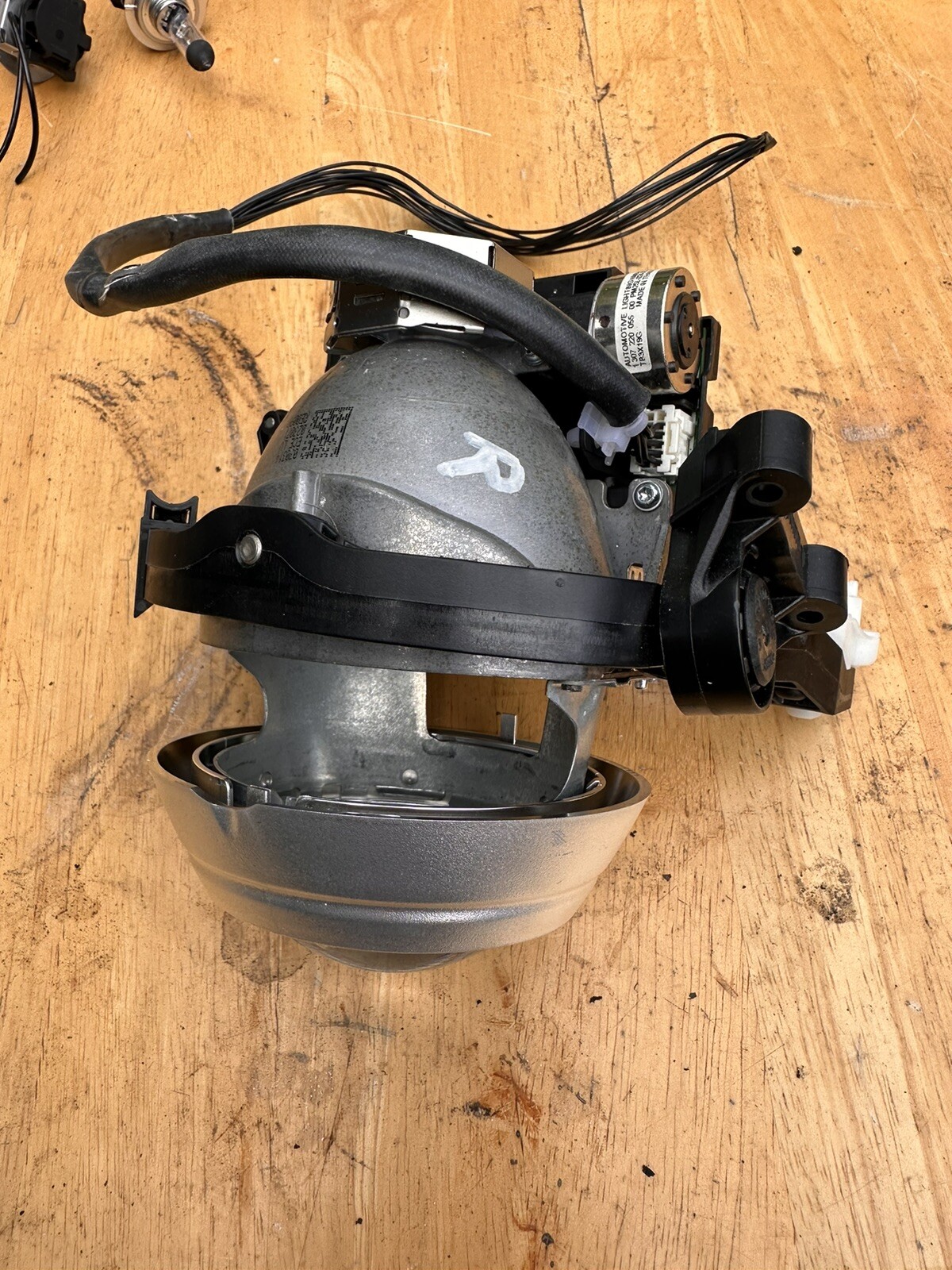 MERCEDES W204 Xenon Headlight Harness and Bulb Module 130702003900 