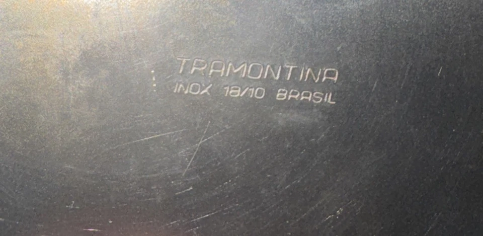 Tetera Tramontina 18/10 acero inoxidable 2 cuartos mango aislado Foto 4 de 4