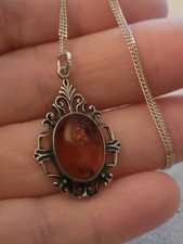 VINTAGE STERLING SILVER & AMBER PENDANT NECKLACE