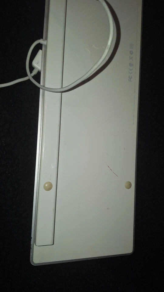 Genuine Apple A1243 Wired Mac Standard USB Keyboard w/ Numeric Keypad Silver - Image 4 of 4