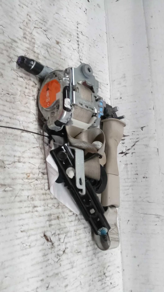 2017 Buick LaCrosse Red Seat Belt OEM 19352859 109k Miles 4DR Foto 2 de 4