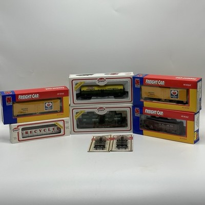 Lot Of Vintage Life Like Ho Scale Model & Model Power Train Cars & Wheels