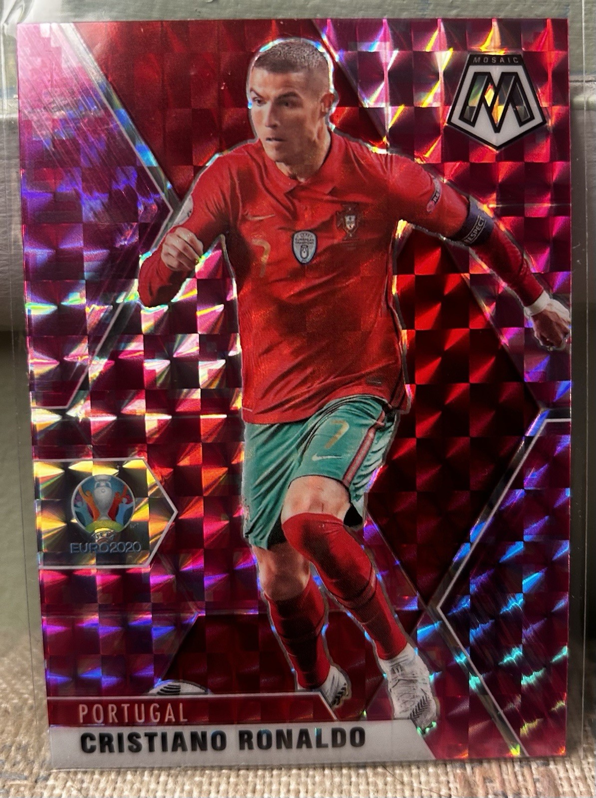 2021 Panini Mosaic UEFA Euro Cristiano Ronaldo #160 Pink Camo Mosaic Prizm