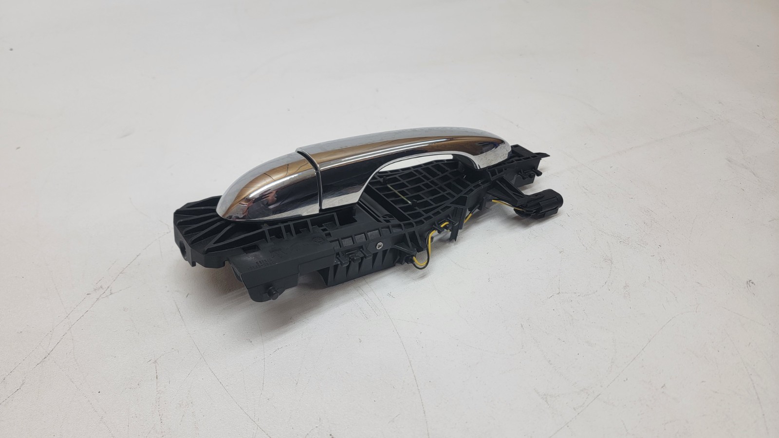 2014-2019 MASERATI GHIBLI SQ4 REAR RIGHT PASSENGER DOOR HANDLE W/ BRACKET OEM