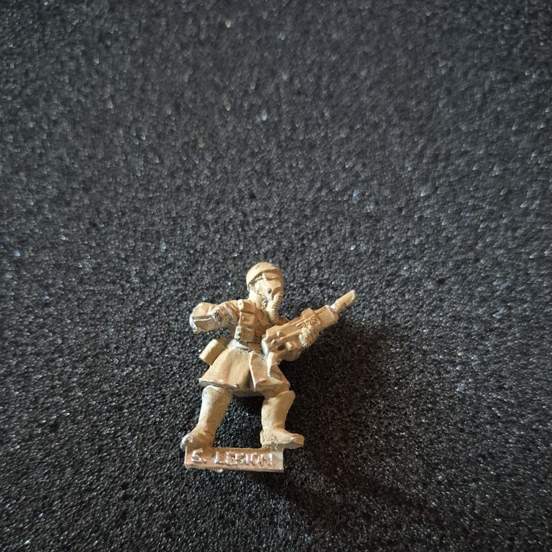 Warhammer 40k Imperial Guard Steel Legion Trooper - Metal