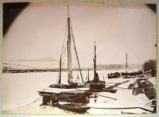 PHOTO FIN XIX RIVIERE AVEC BATEAUX VOILE PENICHE HIVER NEIGE SEINE LOIRE GIRONDE