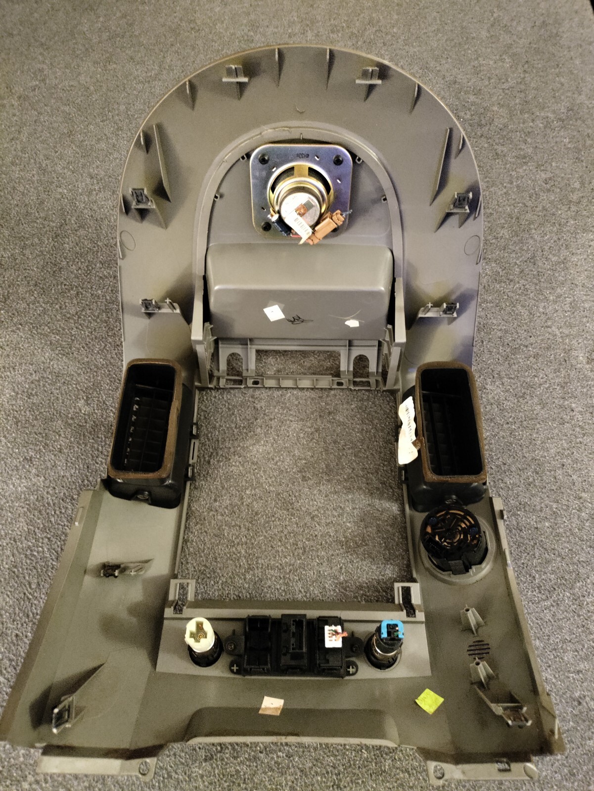 0407 Nissan Titan Center Console Bezel trim Armada Pathfinder (speaker