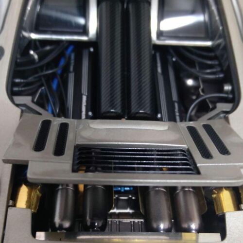 AUTOart 1/18 McLAREN F1 firma 76003 plata platino - Imagen 3 de 7