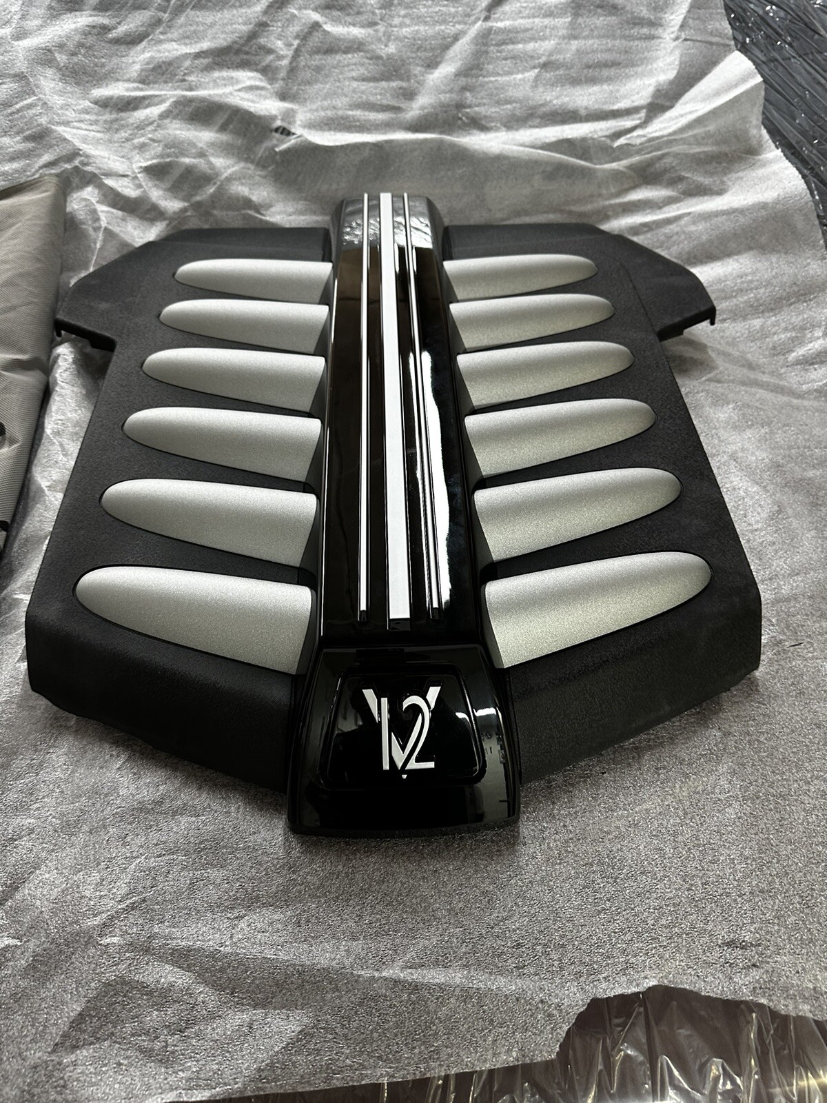 Rolls Royce Ghost Wraith Dawn Phantom Cullinan Engine Cover  13717577501 OEM