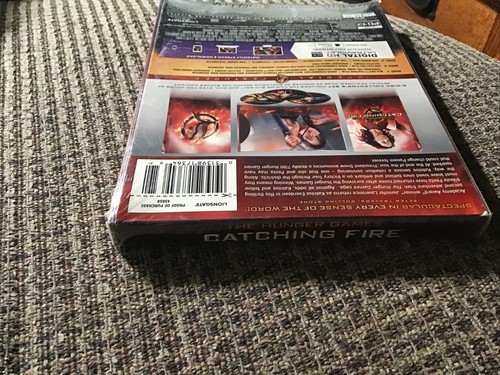 THE HUNGER GAMES CATCHING FIRE TARGET EXCLUSIVE BLU-RAY/DVD BRAND NEW - Picture 4 of 4