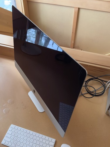 2020-21 Apple iMac 5K 27 inch 3.8GHz 8-Core i7, 8GB RAM, 512GB SSD, 5500XT 8GB - Picture 9 of 13