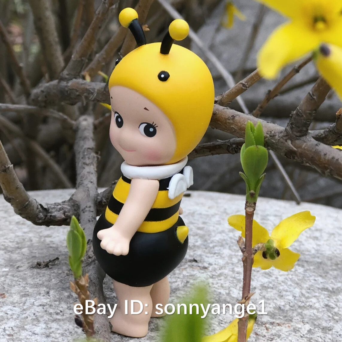 SONNY ANGEL Flower Series REFINED Version 2019 Bee Secret Mini