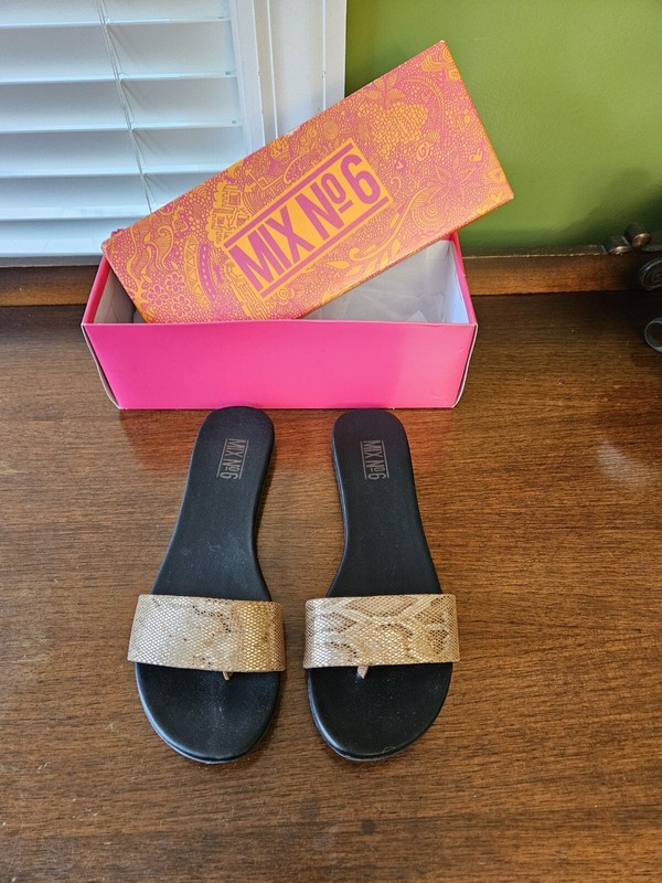 Mix No. 6 Millena Gold Slides NIB Size 10