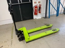 Lifter By Pramac Manual Pump Truck - 2500KG - Used