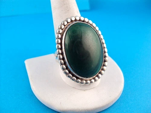 VINTAGE NATIVE AMERICAN STERLING SILVER MALACHITE RING--SIGNED PETERSON--SZ 11