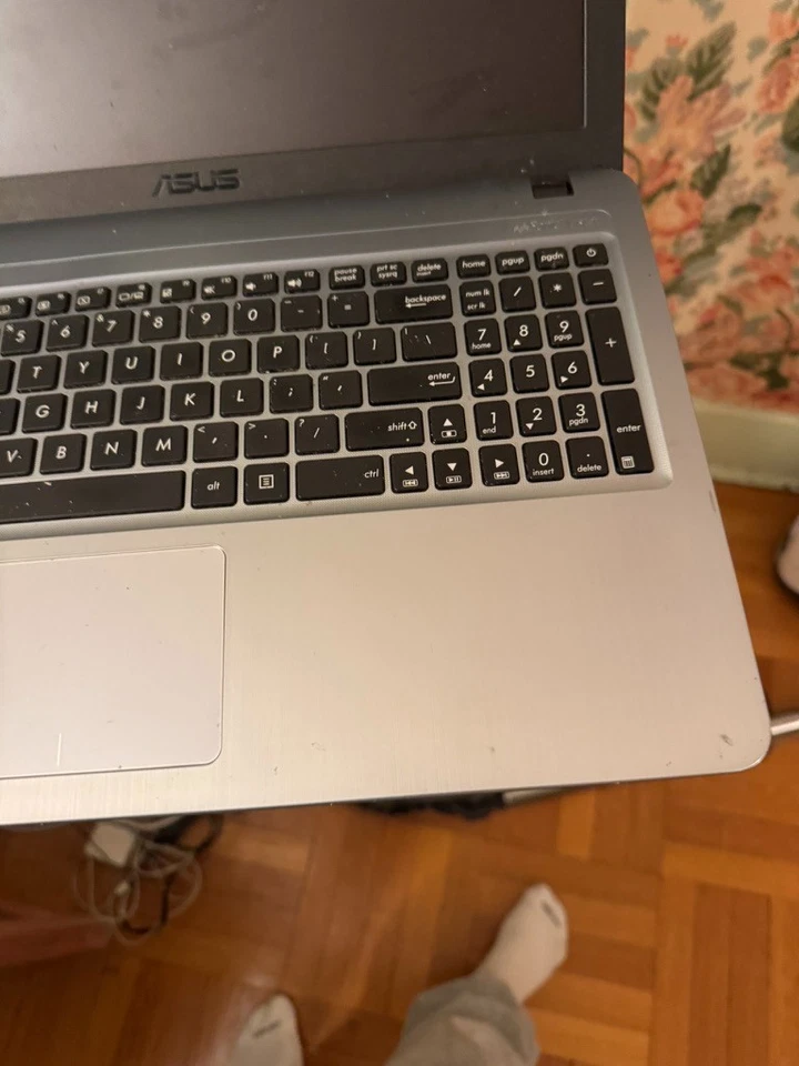 Portátil ASUS X540L • i3 4ª generación • Sin probar • Sin cargador • Para piezas/reparación Foto 3 de 4