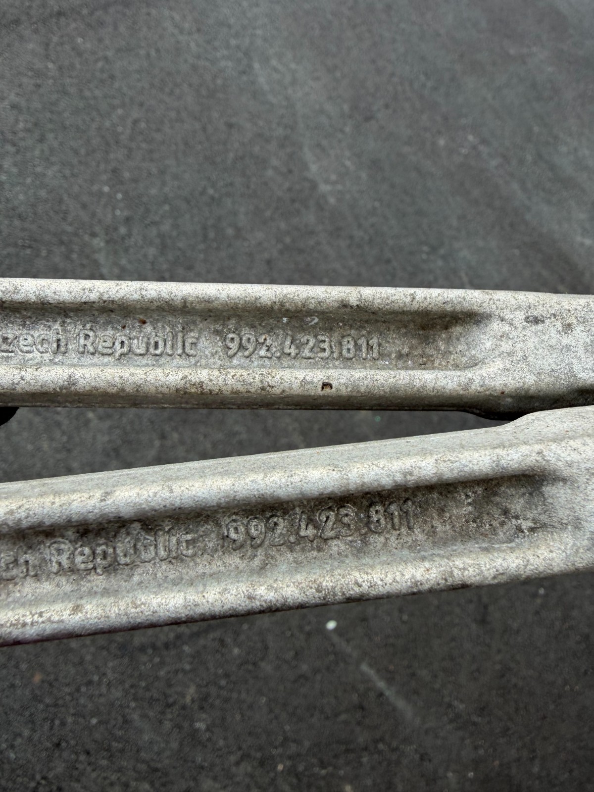 Porsche 911 992 Outer Tie Rod (2) 992.423.811