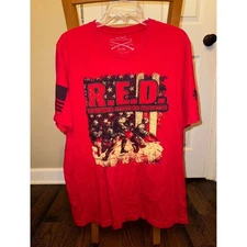 Grunt Style RED Remember Everyone Deployed T Shirt Mens XLarge USA Flag Graphic
