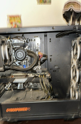 CyberPowerPC Gaming Tower Desktop Black Liquid Cooling Gigabyte GeForce GPU