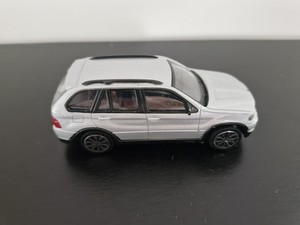 Modellino auto BMW X5 con tetto apribile Toronto rosso metallizzato 1