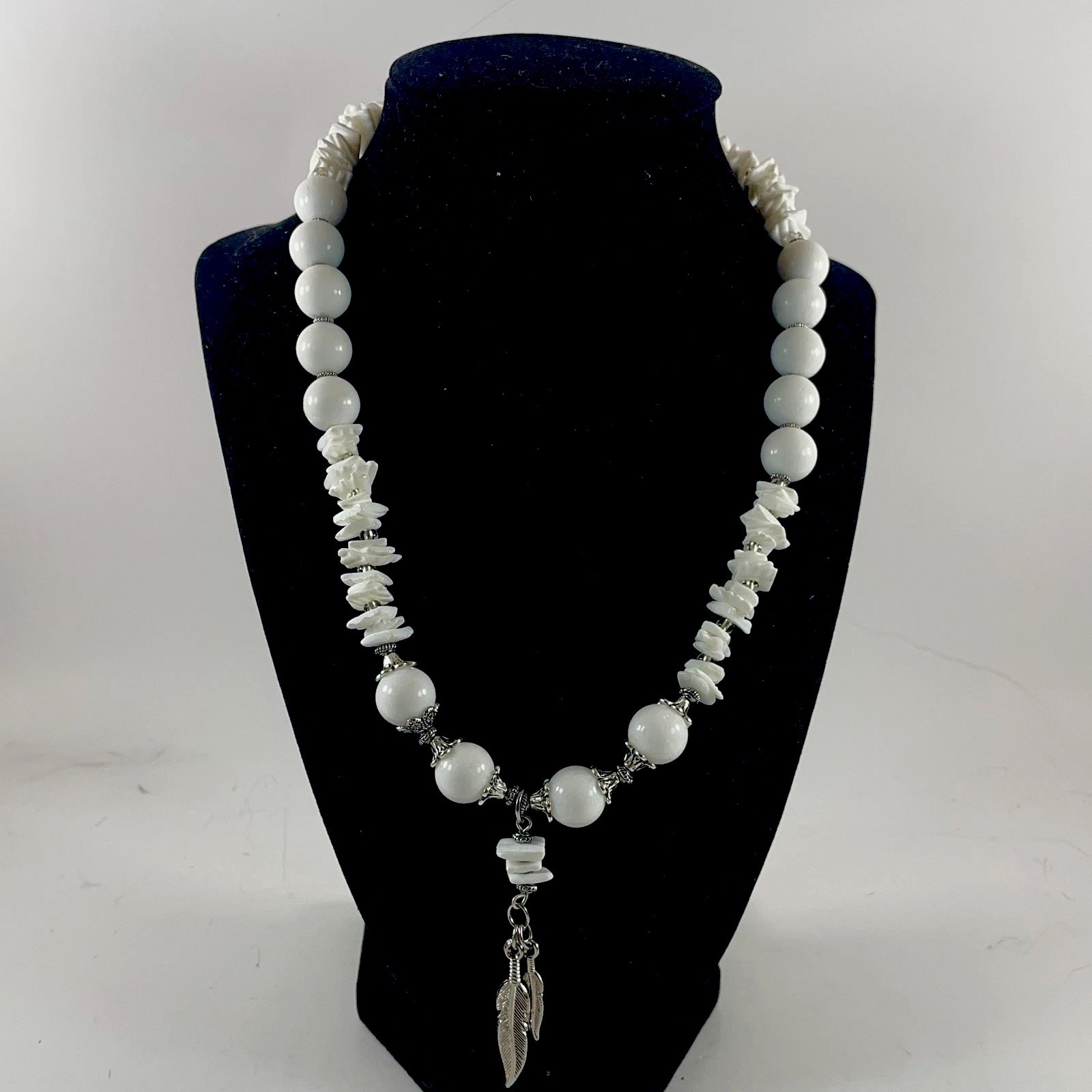 Chunky Single Silver Tone Charm Feathers Necklace… - image 1