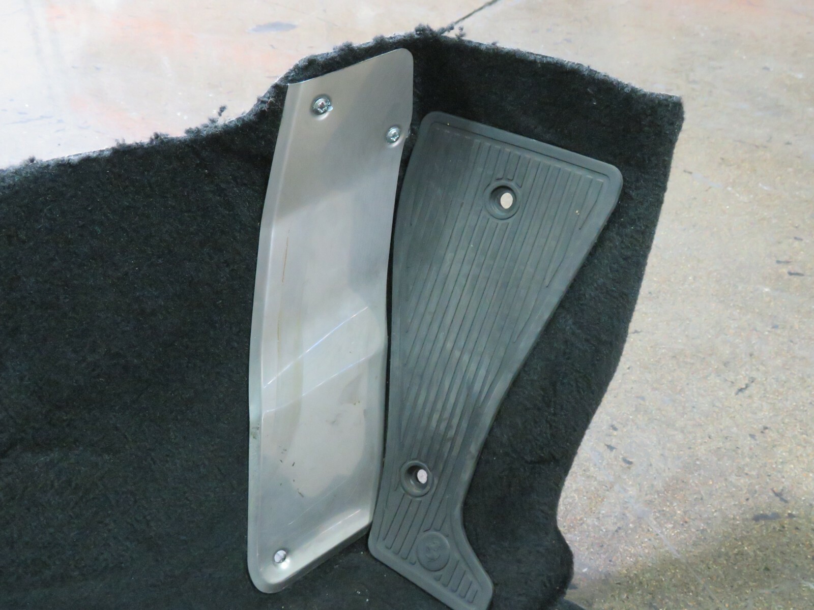 Ferrari 458 Italia, LH, Left Drivers Floor Carpet, Blk, Used, P/N 82903190