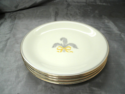 Vtg Pirkenhammer PIR2 Set of 4~9+'' Luncheon Plates Fleu de Lis Feathers Greta 2