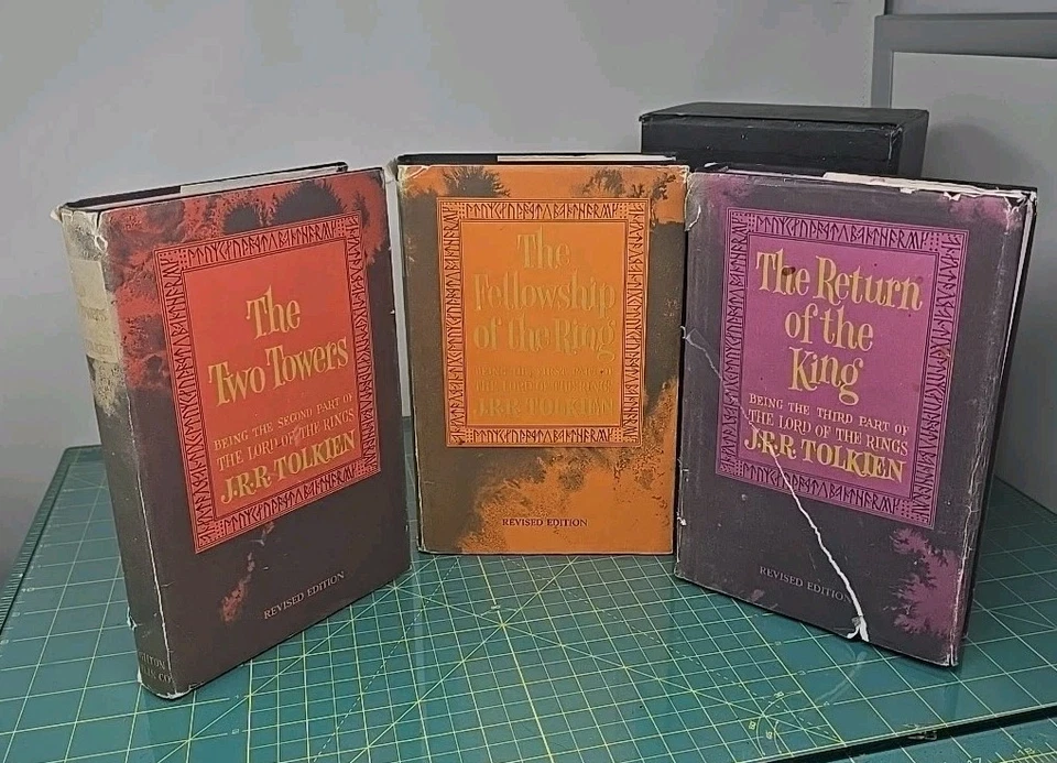 Lord of The Rings 1967 Trilogy 2nd Edition, Boxed by J.R.R. Tolkien Foto 4 de 4