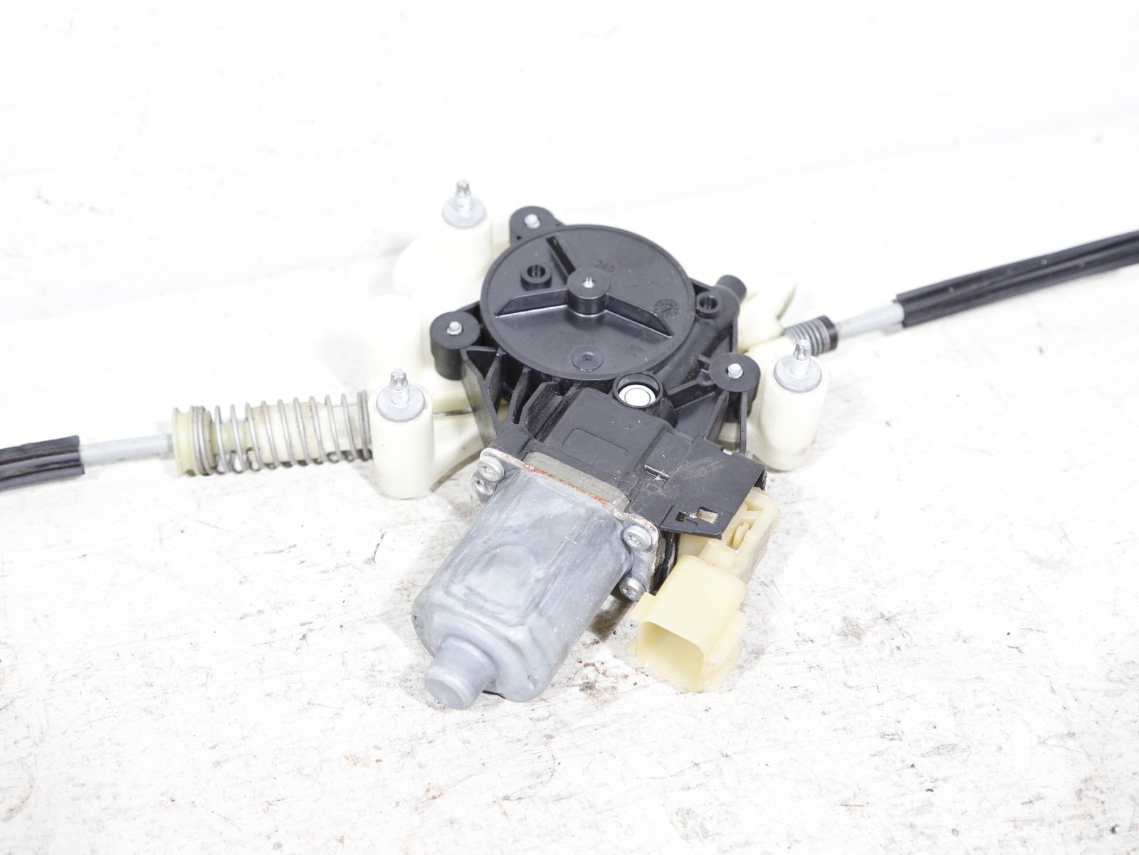 14-20 Maserati Ghibli Rear Left Side Power Window Regulator Drive Motor OEM