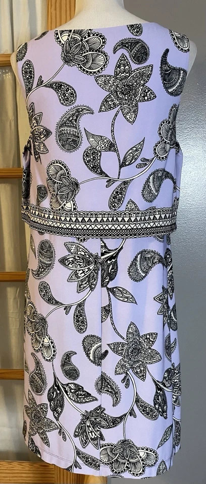 Mini Vestido Donna Morgan Floral Talla 14 Capas Lavanda Cachemira Fiesta Ciudad Moderno Foto 4 de 4