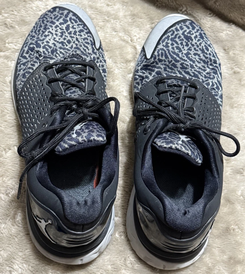 Tênis Jordan Trainer ST preto branco lobo cinza elefante 820253-010 masculino tamanho 13 - Imagem 4 de 4