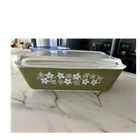Vintage Pyrex 2 Qt dish with Ribbed Lid. Spring Blossom, Crazy Daisy. 0503