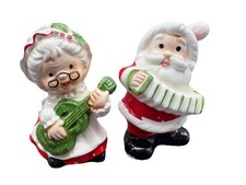 Santa and Mrs. Claus Vintage Lefton Salt and Pepper Shakers w Tag 1667 Japan