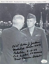 2nd LT. Arthur J. Jackson signed WWII 8x10 Photo- JSA- Medal of Honor/Peleliu