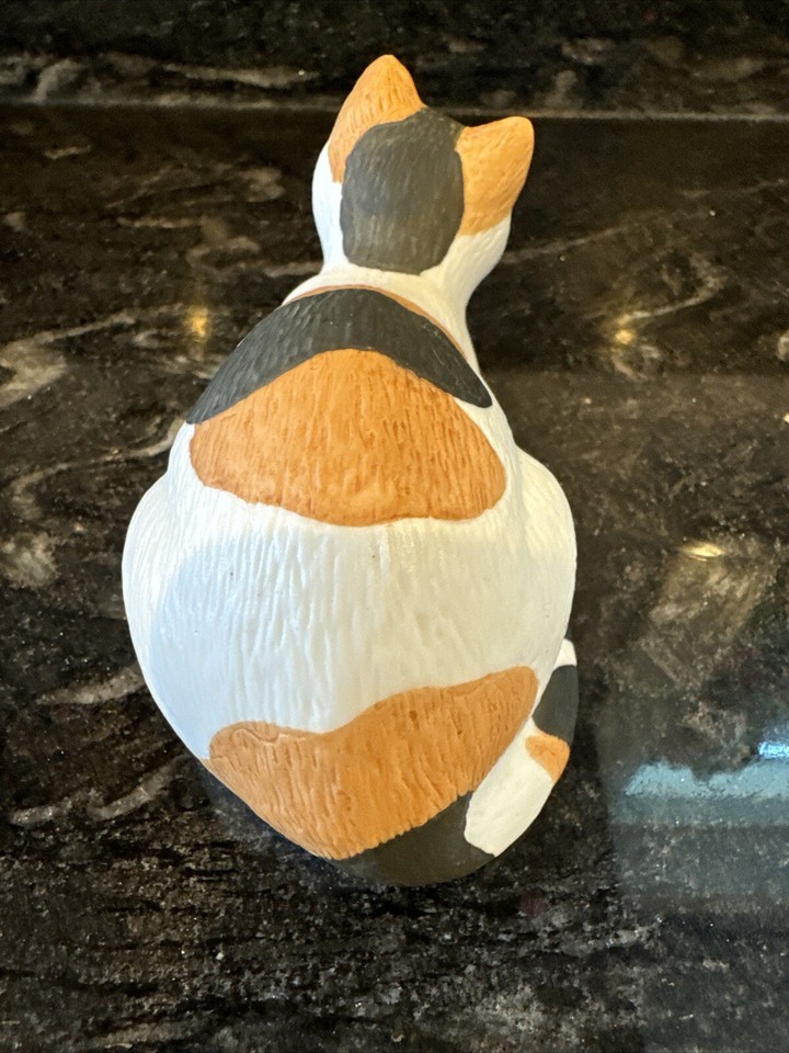 Sleeping Calico Cat figure decoration figurine Cat lover gift Silvestri