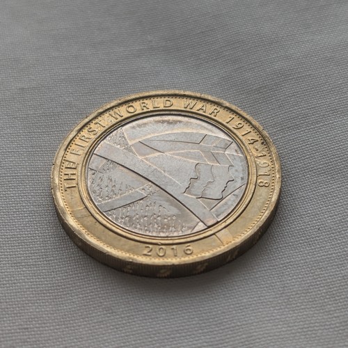 rare-minting-error-2-the-first-world-war-british-coin-2016-in-fair