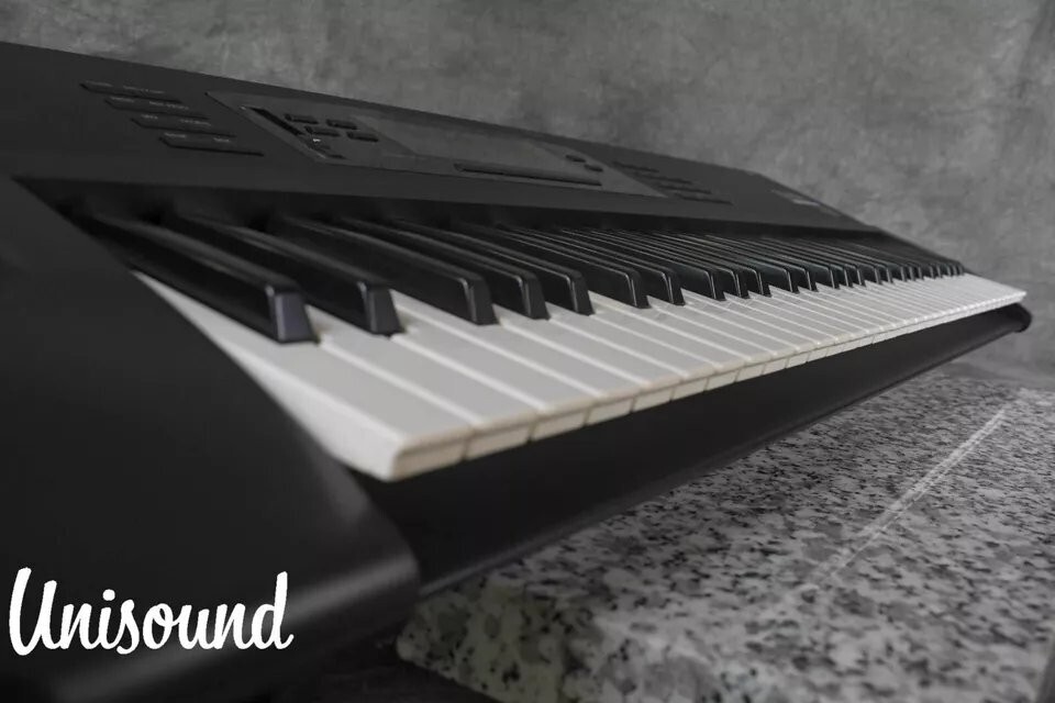 Korg 01/W FD 61-Key Keyboard Synthesizer with Power Cable Used