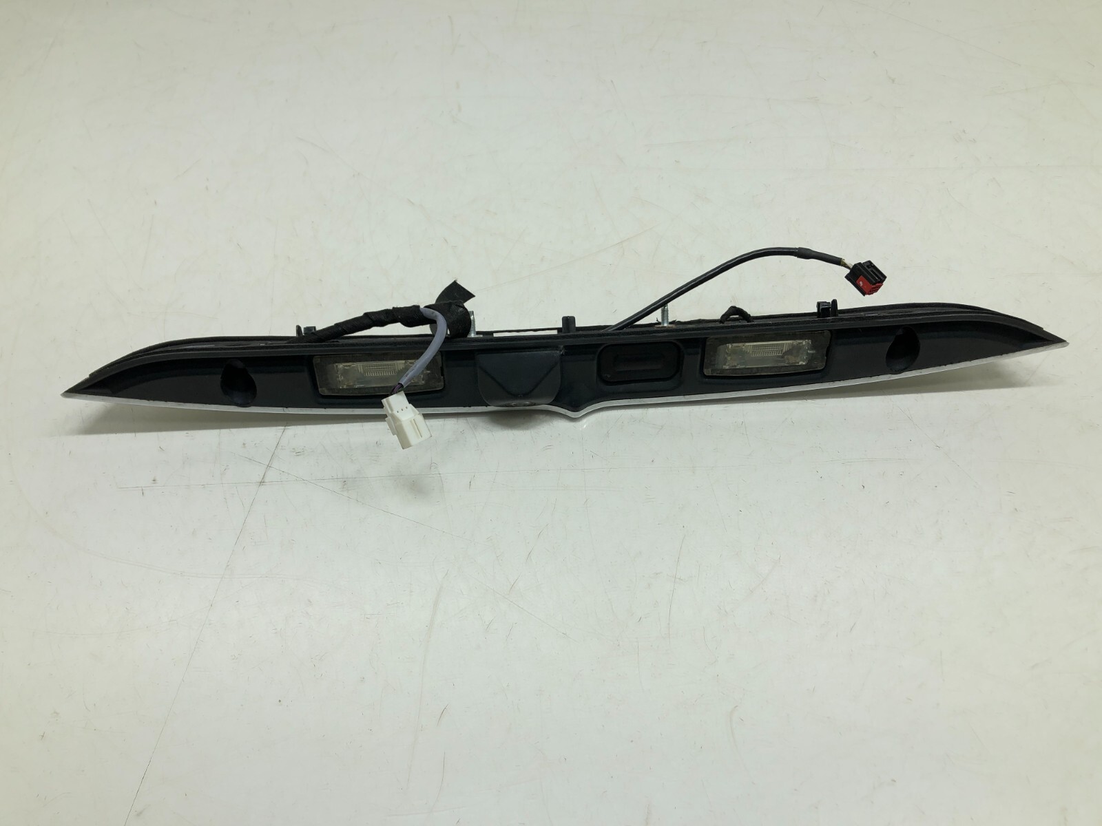 2014-2017 MASERATI GHIBLI S Q4 REAR TRUNK LID MOLDING W/ CAMERA OEM WHITE.