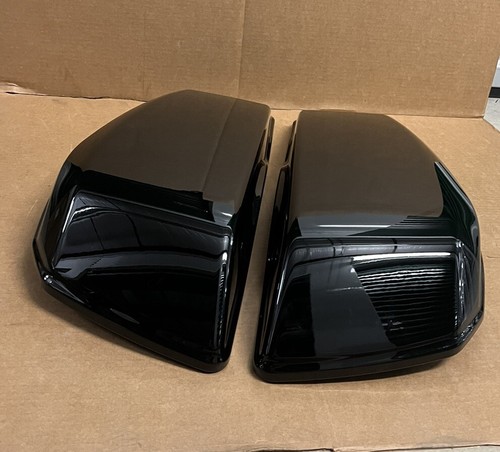 OEM 2024 Harley-Davidson Touring Saddlebag Lids Black - Picture 2 of 9