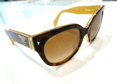 Pre-owned - Prada women display picture 2
