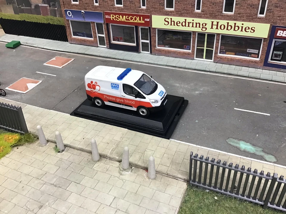 1-76 Code3 Transit Custom NHS Give Blood - Image 2 of 4