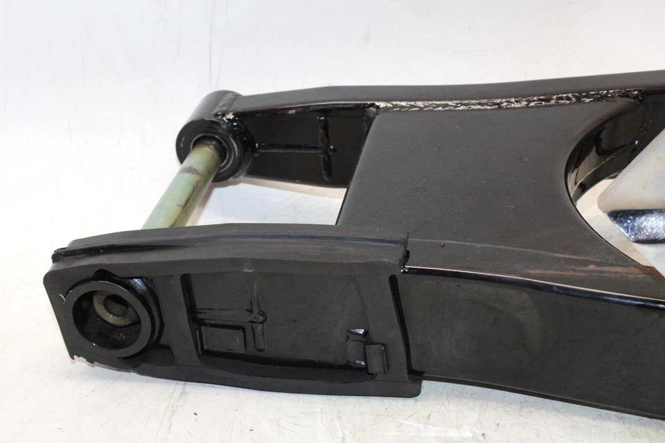 Brazo de suspensión basculante trasero Suzuki Marauder 800 Vz800 2001 Foto 3 de 4