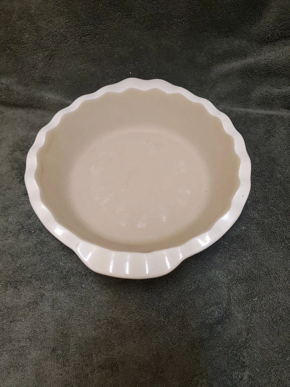 Pampered Chef Family Heritage Stoneware 9" Deep Dish Pie Plate - VANILLA (White)