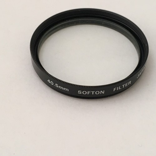 VINTAGE 40.5MM SOFTON SOFT FOCUS SCREW IN FILTER WITH CASE MADE IN JAPAN - Picture 2 of 5