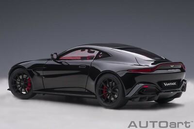 70275 AUTOart 1:18 Aston Martin Vantage 2019 Black / Carbon Black