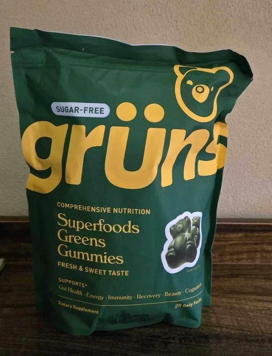 Gruns Adults Super Greens Gummies, SUGAR free Superfood Gummy Bears 28 Packs