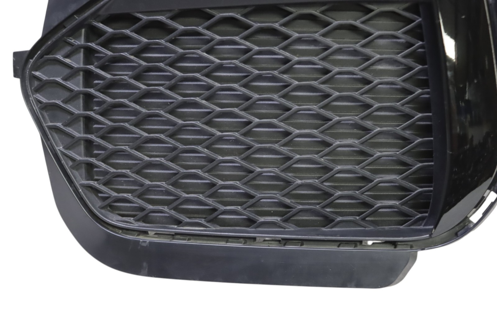 Maserati Grecale Folgore 2023-2026 Front Left Lower Side grille
