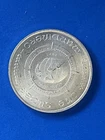 **Vintage** 1975~Mundinero World Trade Unit~1 oz .999 Fine Silver Round