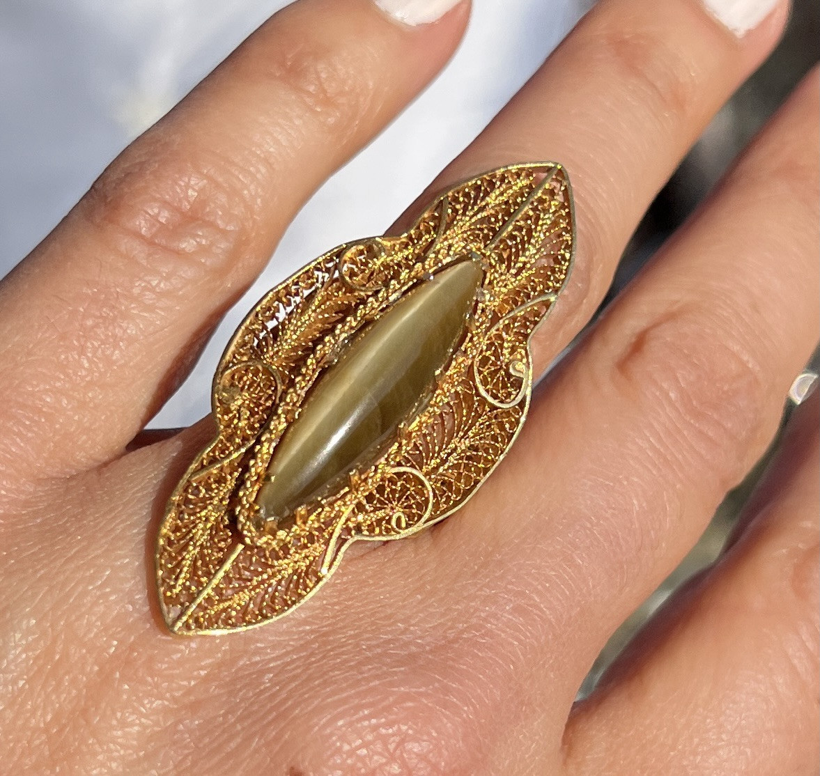 Solid 22K Gold Large Shield Cats Eye Ring Victori… - image 20