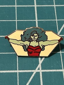 1989 PLANET STUDIOS Marvel SHE HULK John Byrne CLOISONNE PIN #067 GOLD Back